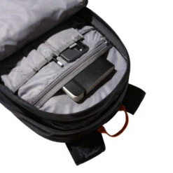 The North Face BOREALIS CLASSIC ASPHALT GREY/CONE ORANGE -Tente Camp Nature Magasin 72304ba8a607d7fe1f1b80ca4f94