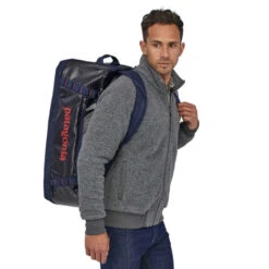 Patagonia SAC BLACK HOLE DUFFEL BAG 55L CLASSIC NAVY 8 Patagonia SAC BLACK HOLE DUFFEL BAG 55L CLASSIC NAVY -Tente Camp Nature Magasin c5b6f419b95aa5ce7c29bef4192c